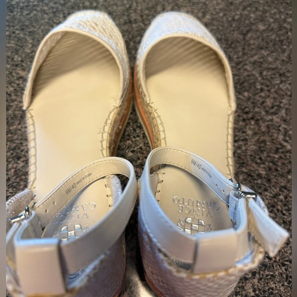 “VINCE CAMUTO” Binettie Espadrille Flat Sandals